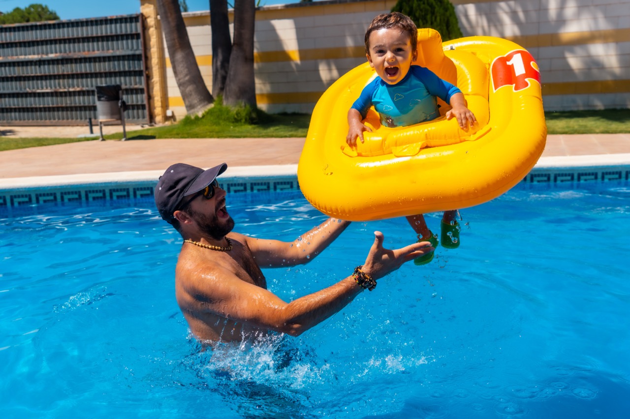 Zwempret voor kleintjes: De intex babyfloat!